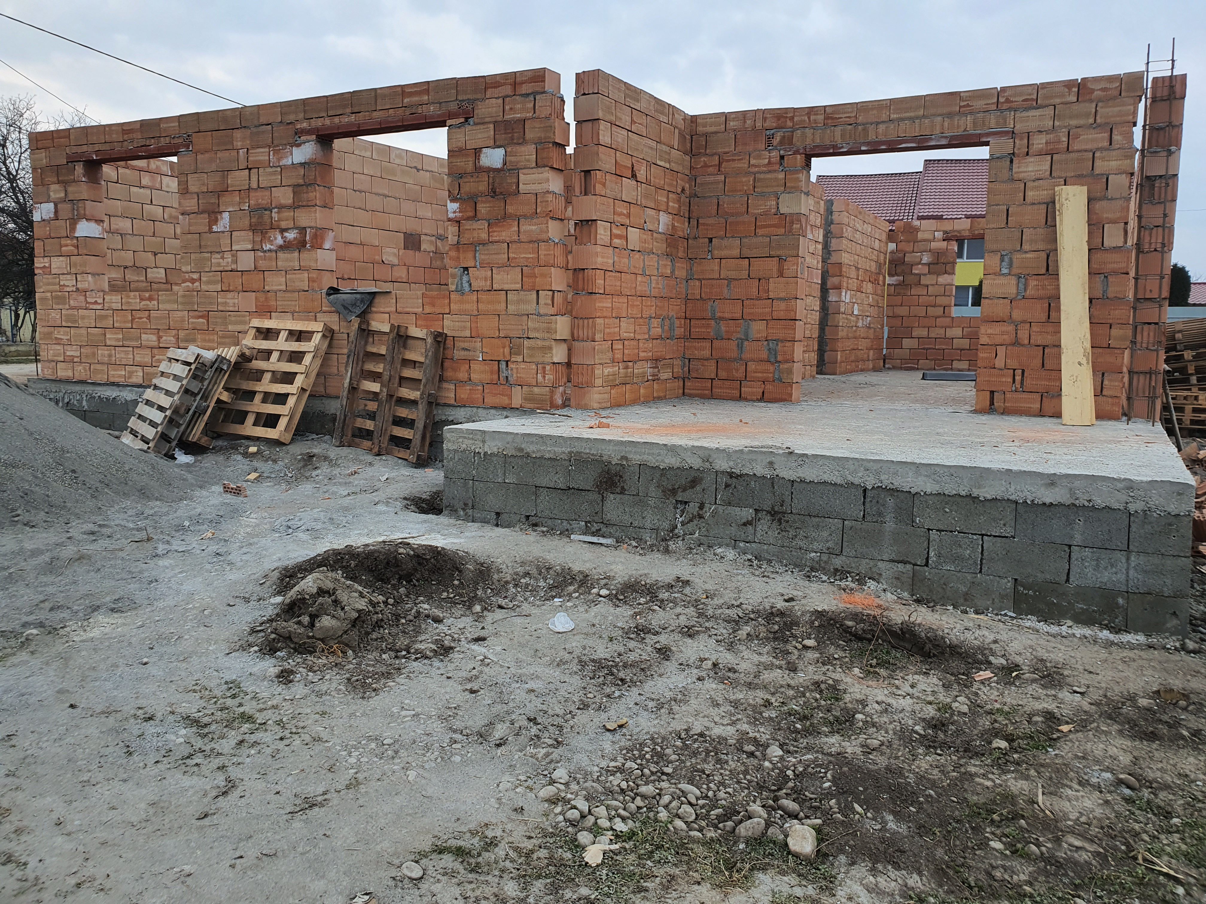 Casă la cheie pe 1 nivel 4 camere 2 băi,145 mp,500 mp teren — fotografia 18