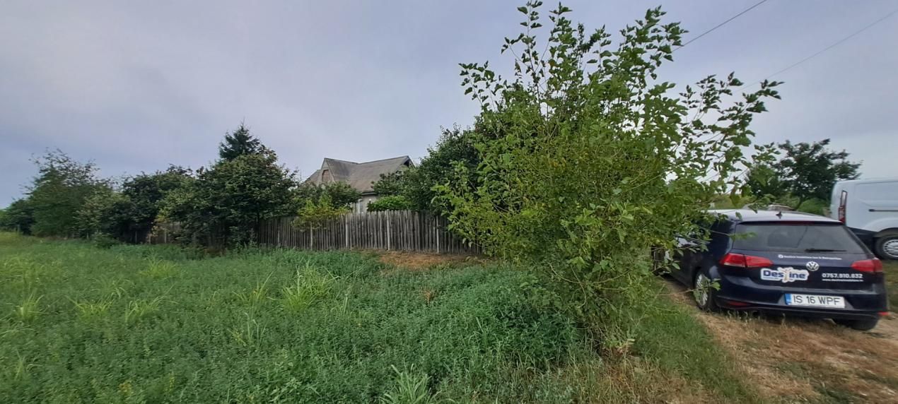 Casa + teren de 1715 mp  Cornesti