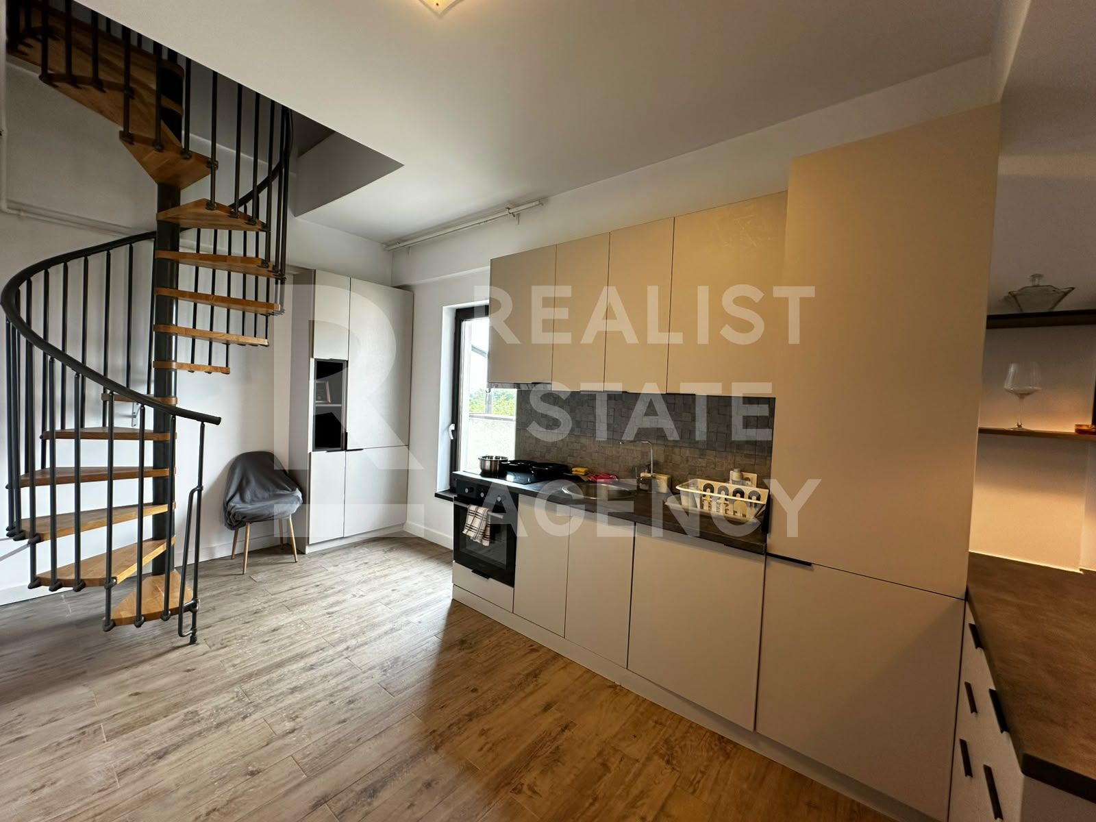 Închiriere, Apartament 2 camere + terasă+ loc de parcare — fotografia 4
