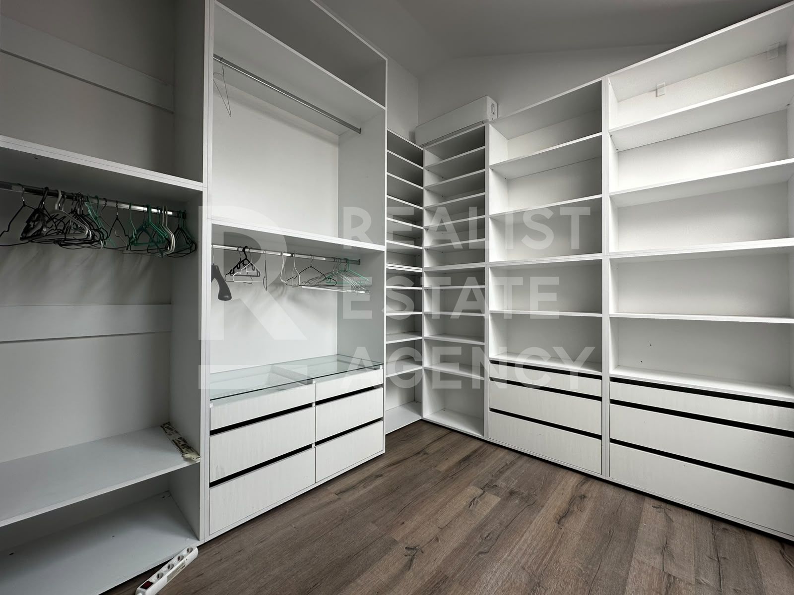 Închiriere, Apartament 2 camere + terasă+ loc de parcare — fotografia 7