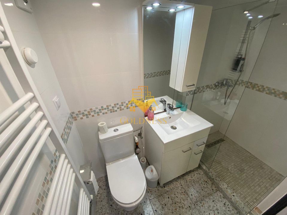 1 camera, Piata Unirii, Piata Muzeului, BCU, Meron, Marty — fotografia 5