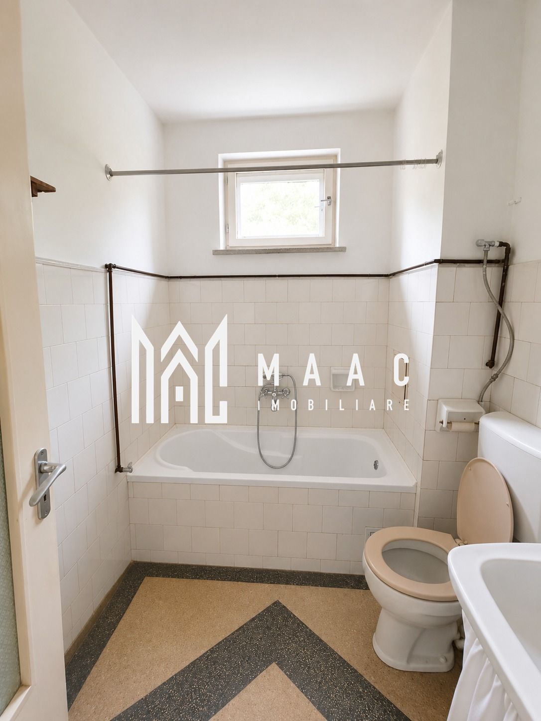 Apartament 3 camere | Ștrand, Sibiu | 74 mp, garaj — fotografia 3