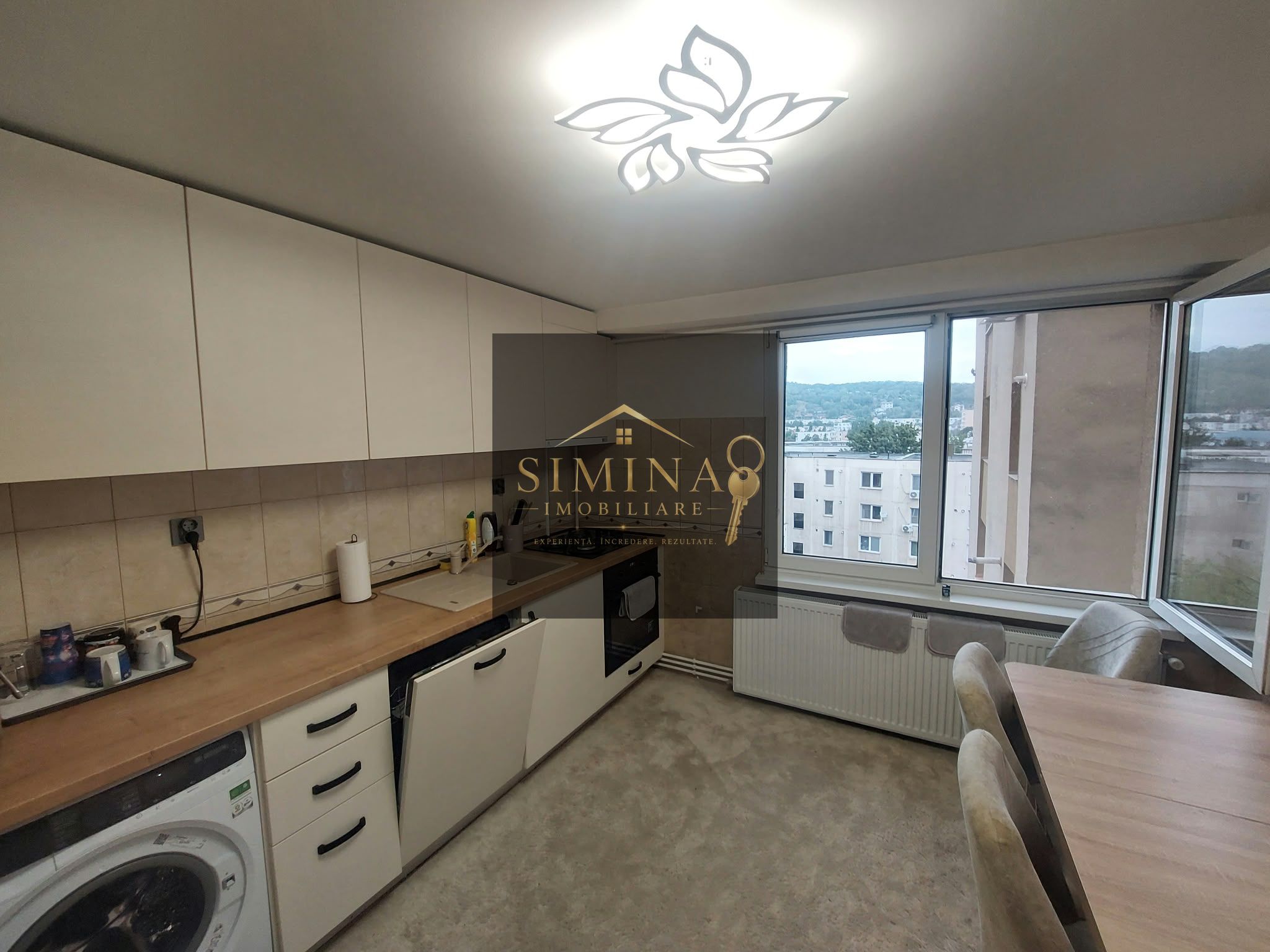 Apartament 4 Camere, De Vanzare, Etaj Intermediar, Tudor, Corina — fotografia 3