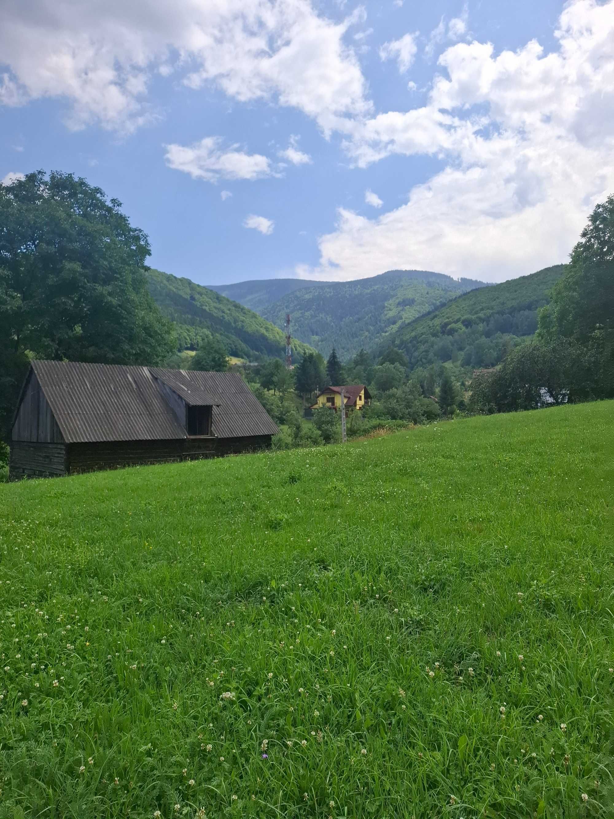 Vând teren intravilan