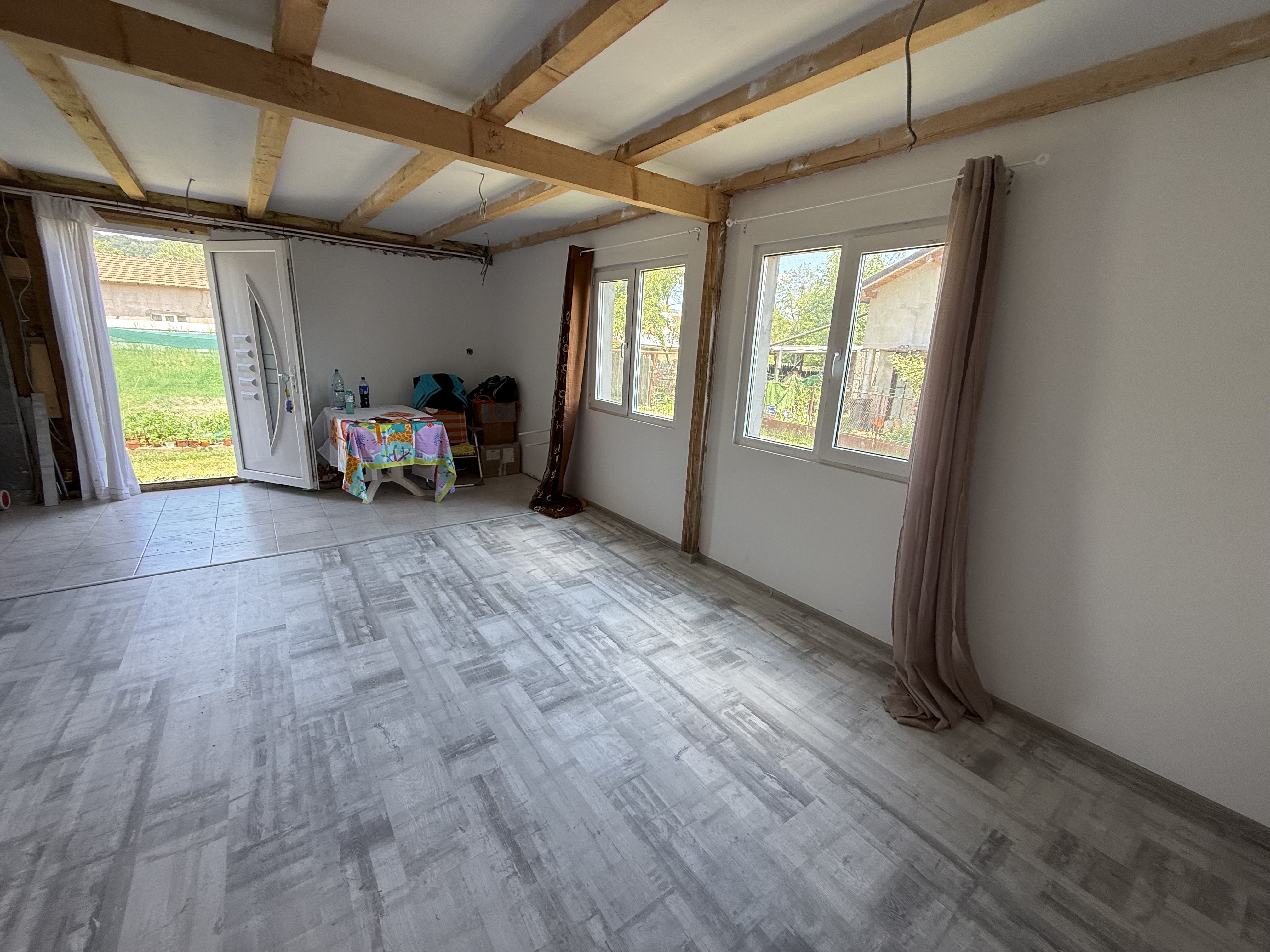 Casă renovată Slobozia -Câmpina + teren intravilan 526 mp — fotografia 4