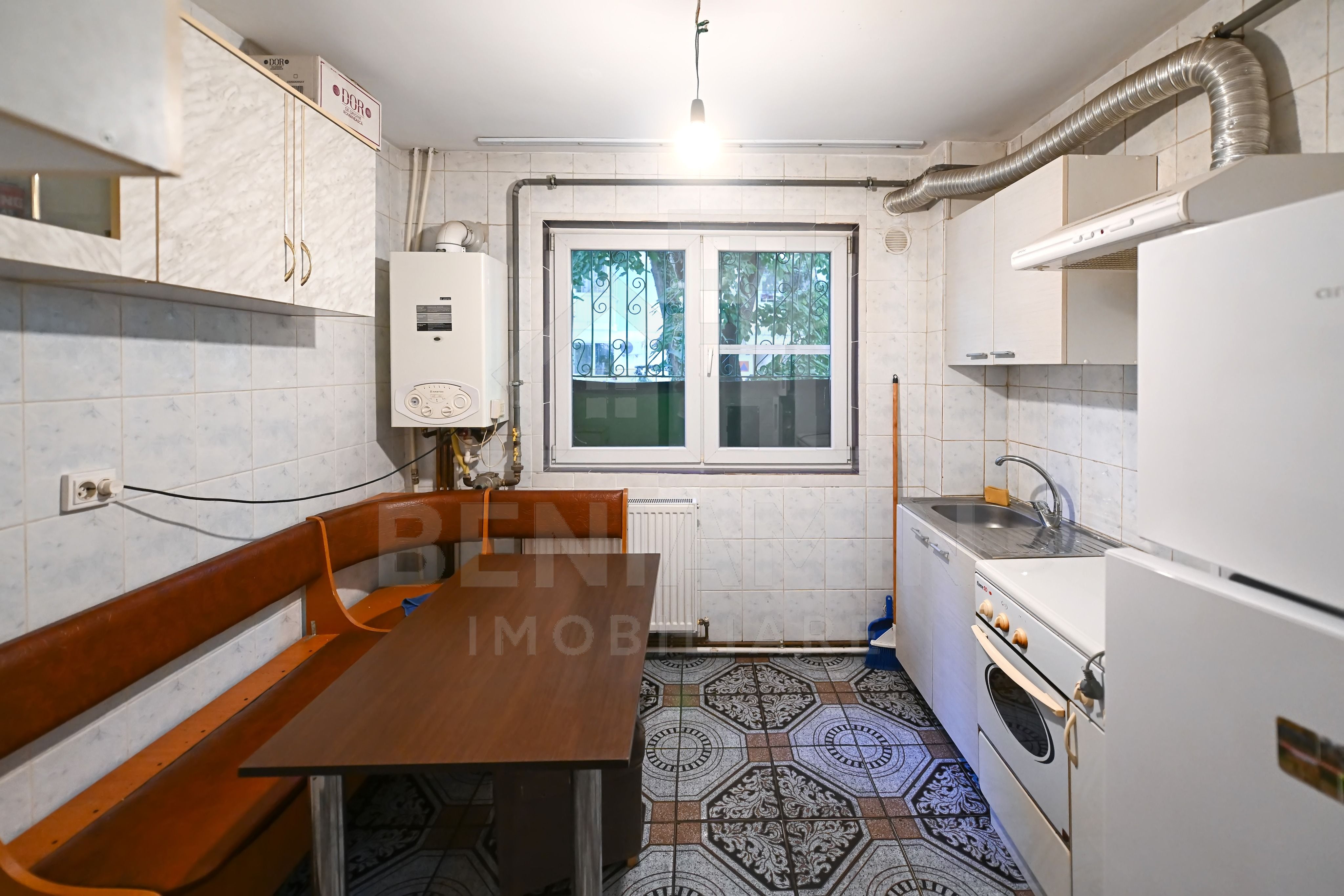 Apartament 2 camere-Rovine-parter-centrala proprie-54mp — fotografia 8