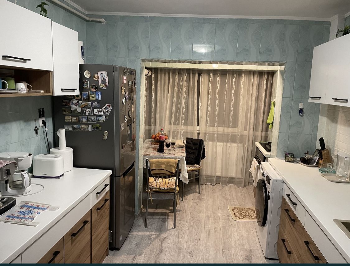 Vand/schimb apartament 3 camere, Baba Novac cu loc de parcare — fotografia 4