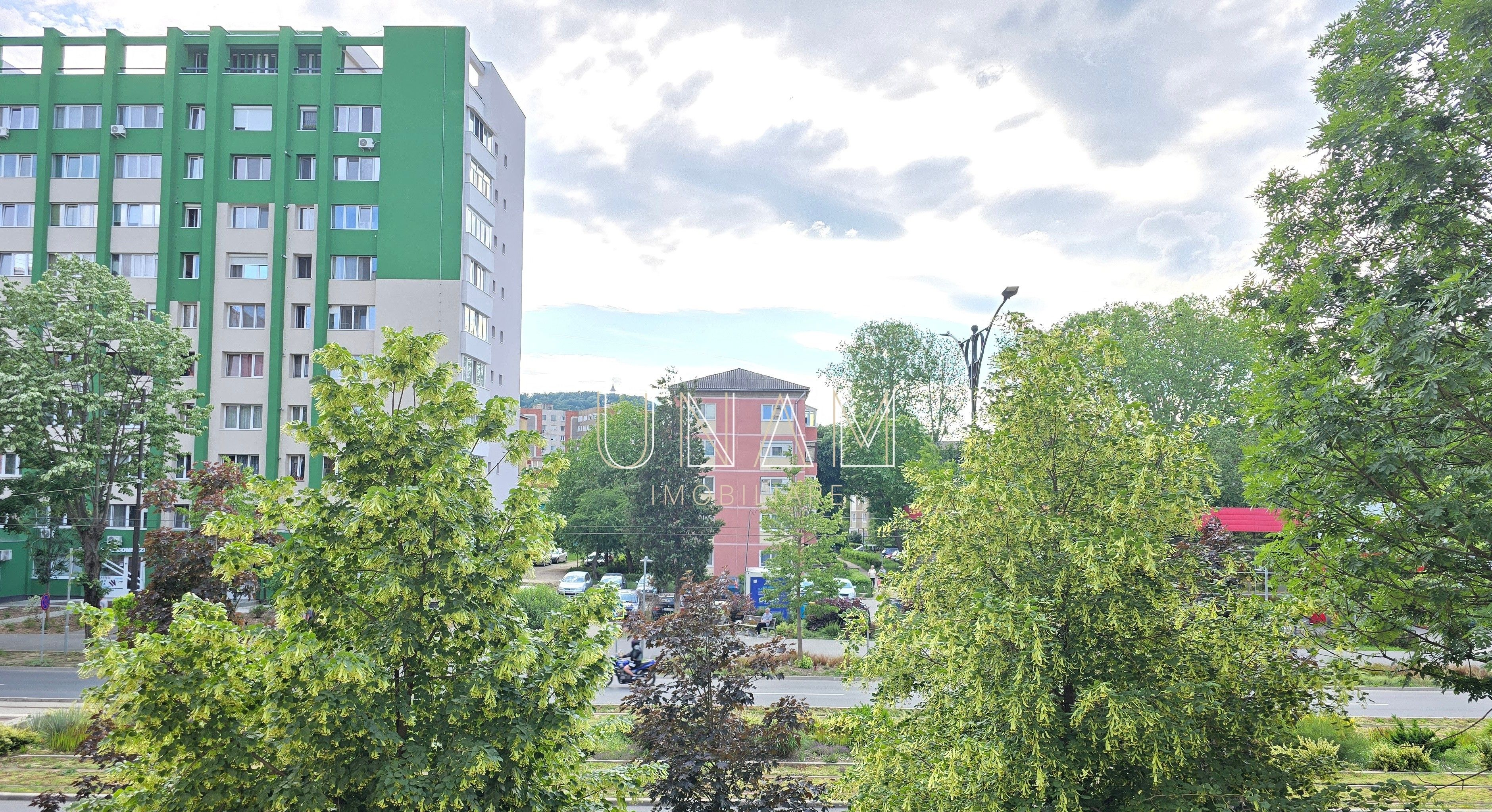 =REPOZITIONARE PRET= 2 camere in Govandari, zona Miorita - etaj 1, centrala proprie