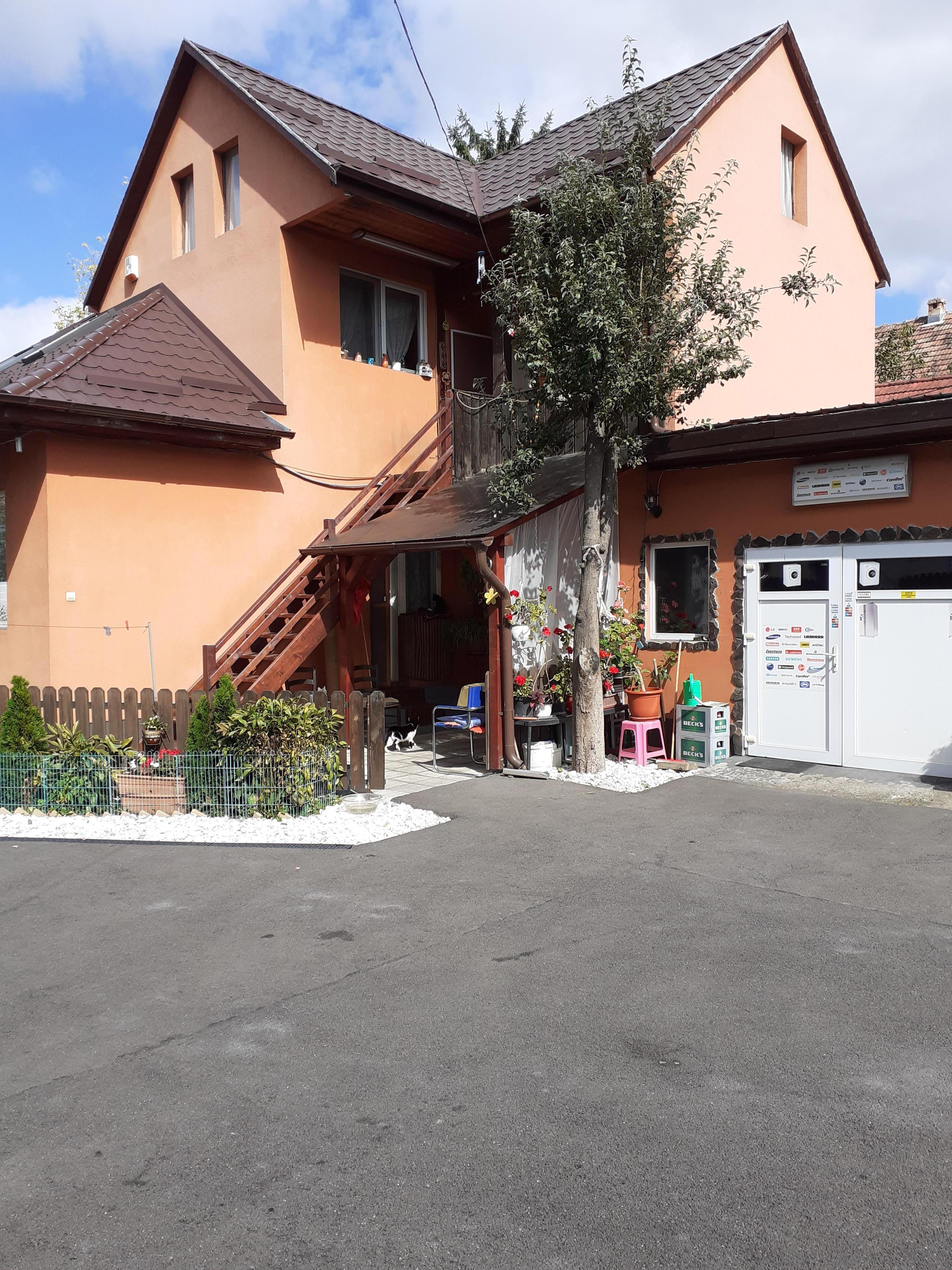 Vand casa cu 5 cam.in zona 7Noi.