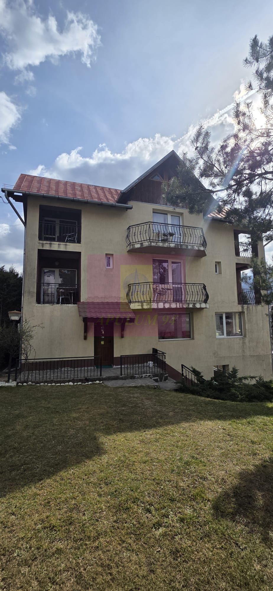 Vila de vânzare cu 8 camere și garaj in Busteni — fotografia 2