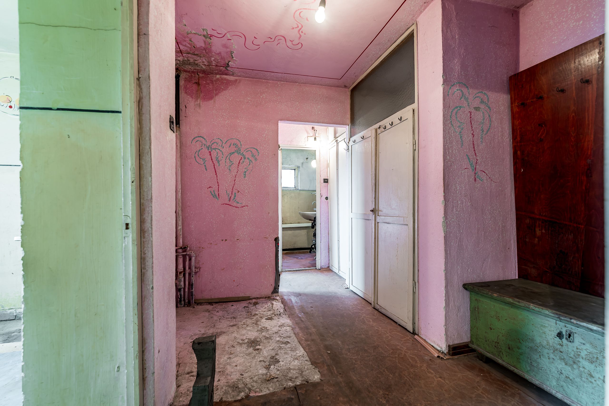 Apartament decomandat, 2 camere, Alfa, la 2 pași de stația de tramvai — fotografia 4