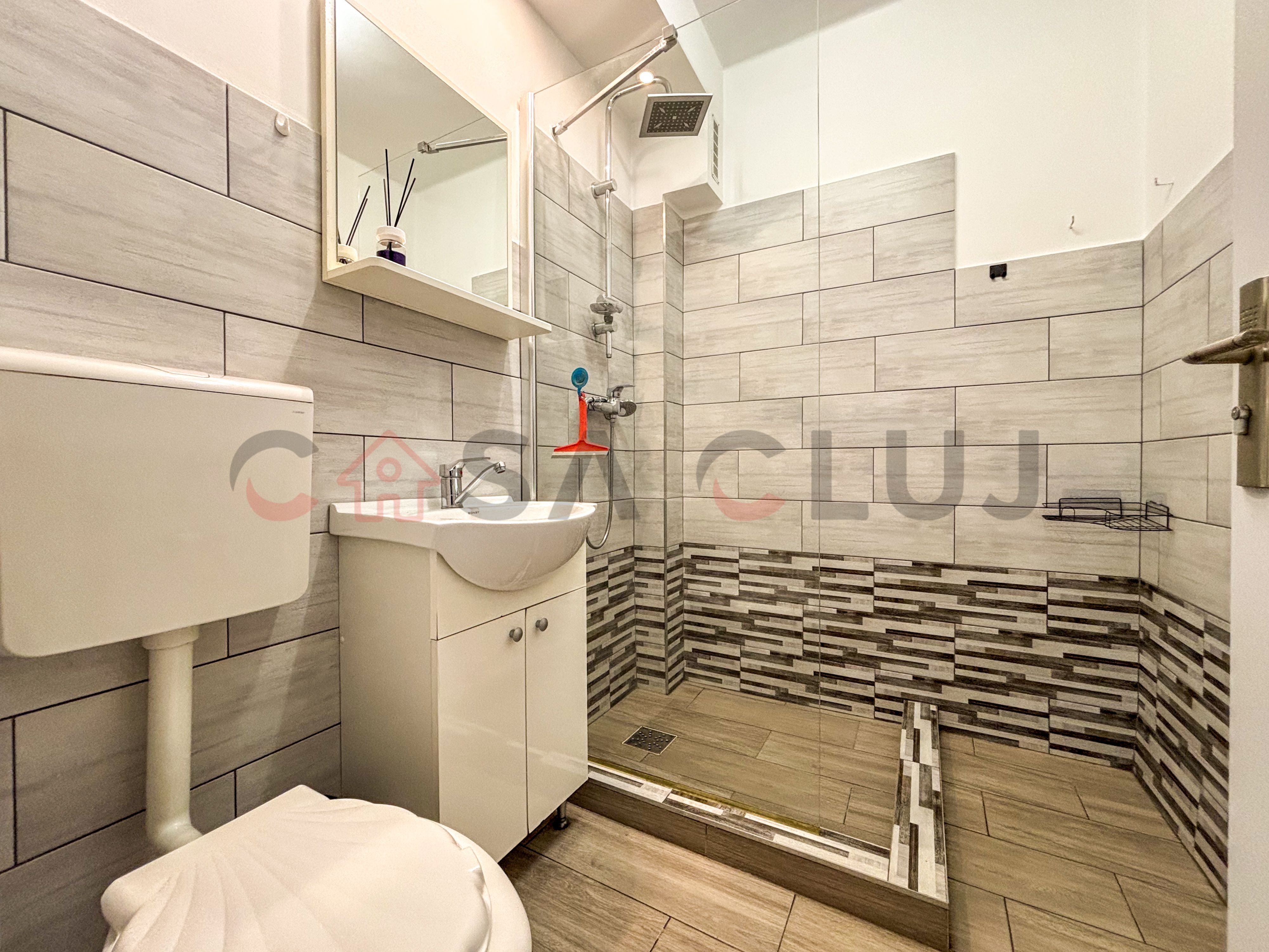 Apartament Decomandat - Etaj 1 - Bloc Izolat Termic - Strada Horea — fotografia 5
