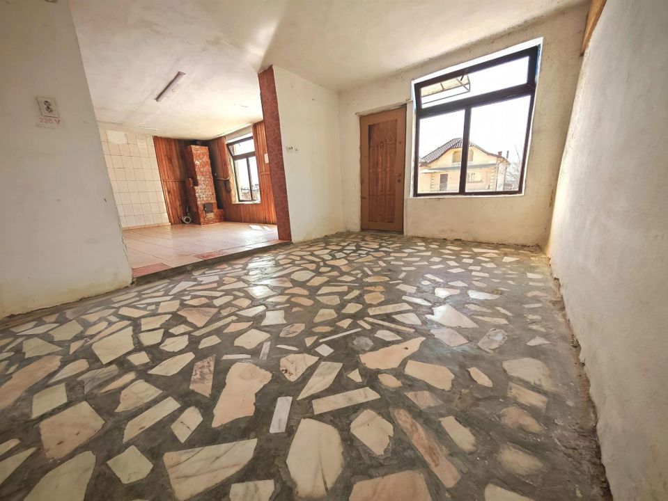 Casă cu teren generos în Dârmănești, Argeș-ideală pentru locuința sau afacere — fotografia 6