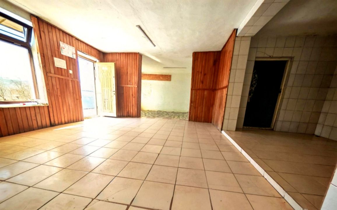 Casă cu teren generos în Dârmănești, Argeș-ideală pentru locuința sau afacere — fotografia 8