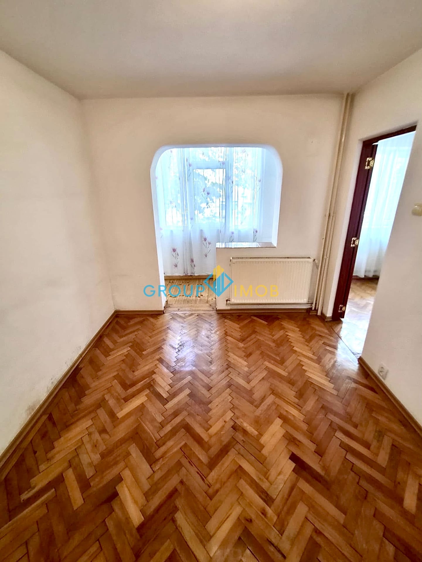 Apartament 3 camere de vânzare – Strada Stadionului, Bacău – Etaj 1 – 53.000 € — fotografia 3