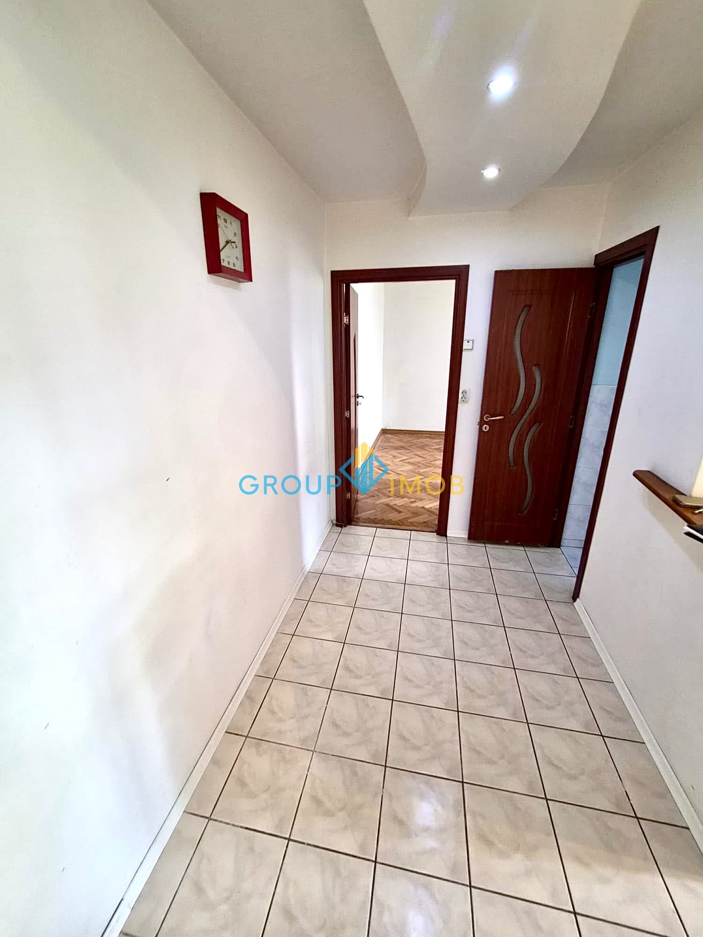 Apartament 3 camere de vânzare – Strada Stadionului, Bacău – Etaj 1 – 53.000 € — fotografia 5