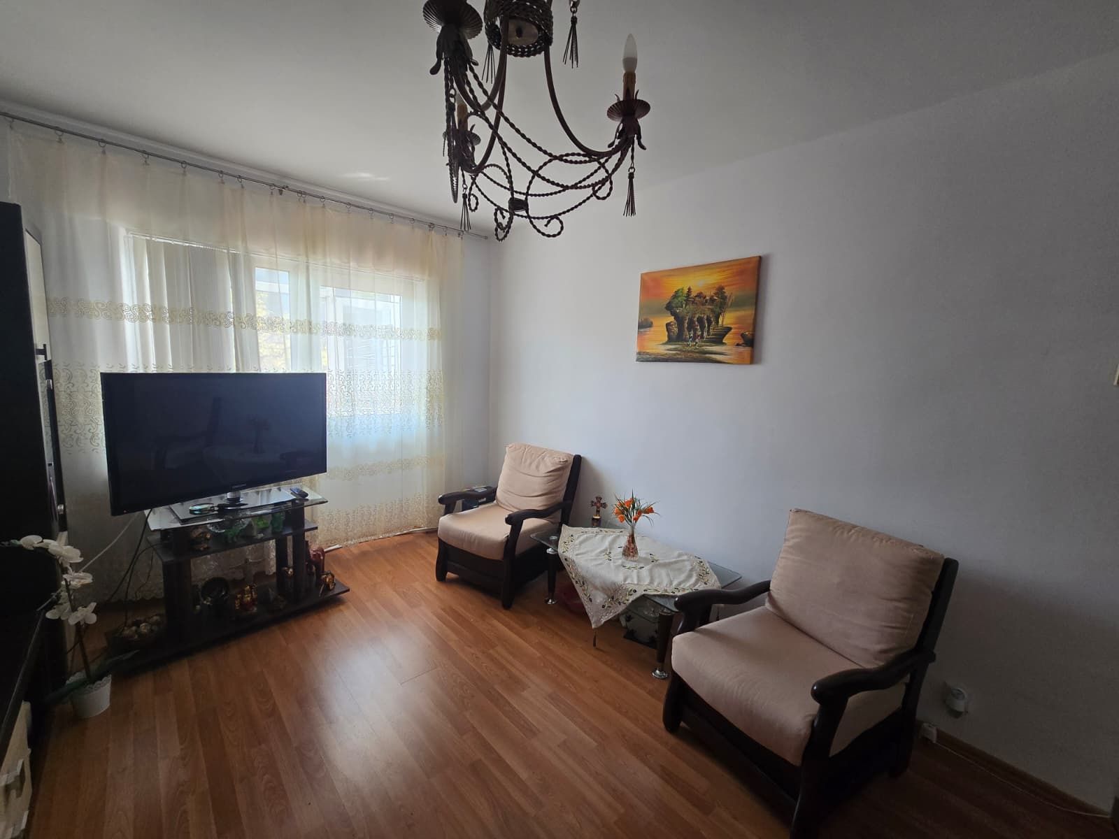 Apartament TÂRGU CUCU | 3 camere, semidecomandat, 68 mp total, mobilat — fotografia 3