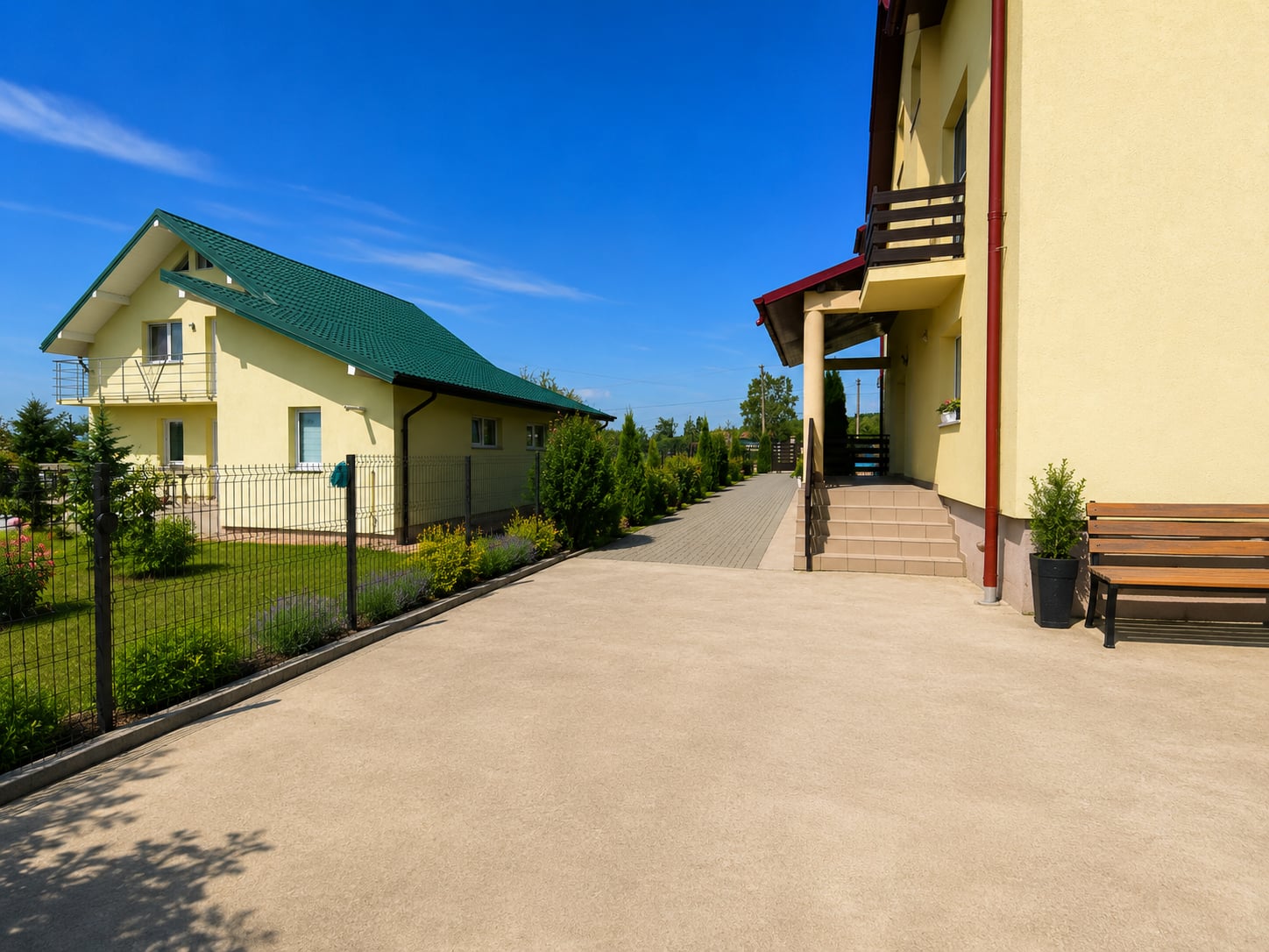 Vilă P+1 de vânzare în Vârfu Câmpului | 1.082 mp teren | Garaj 60 mp — fotografia 3