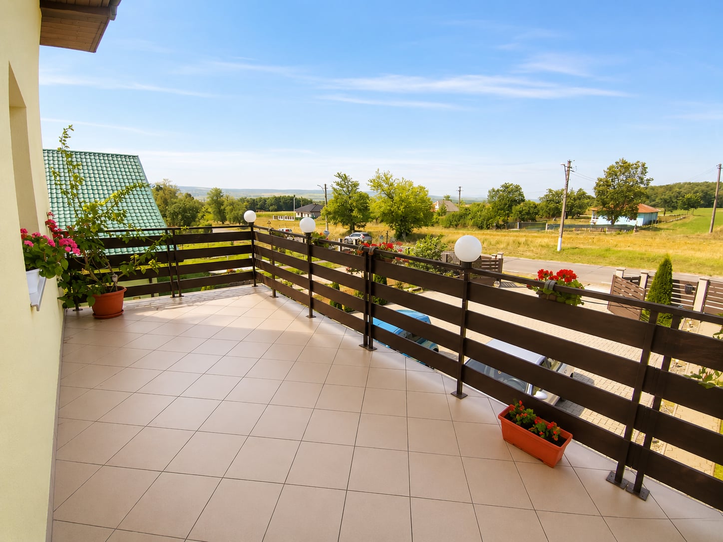 Vilă P+1 de vânzare în Vârfu Câmpului | 1.082 mp teren | Garaj 60 mp — fotografia 6