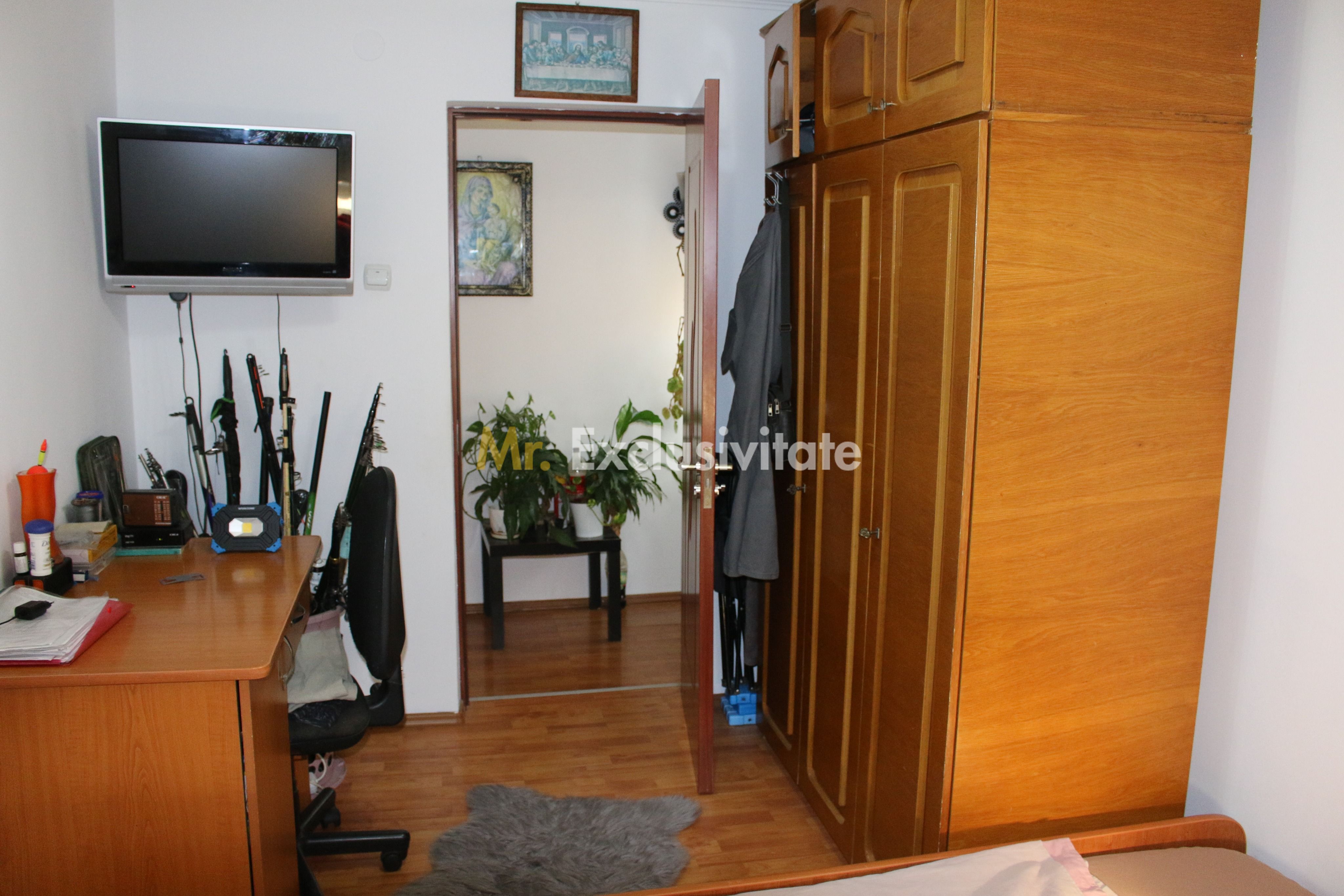 Apartament cu 3 camere decomandat, 71 mp – zona 9 Mai — fotografia 3