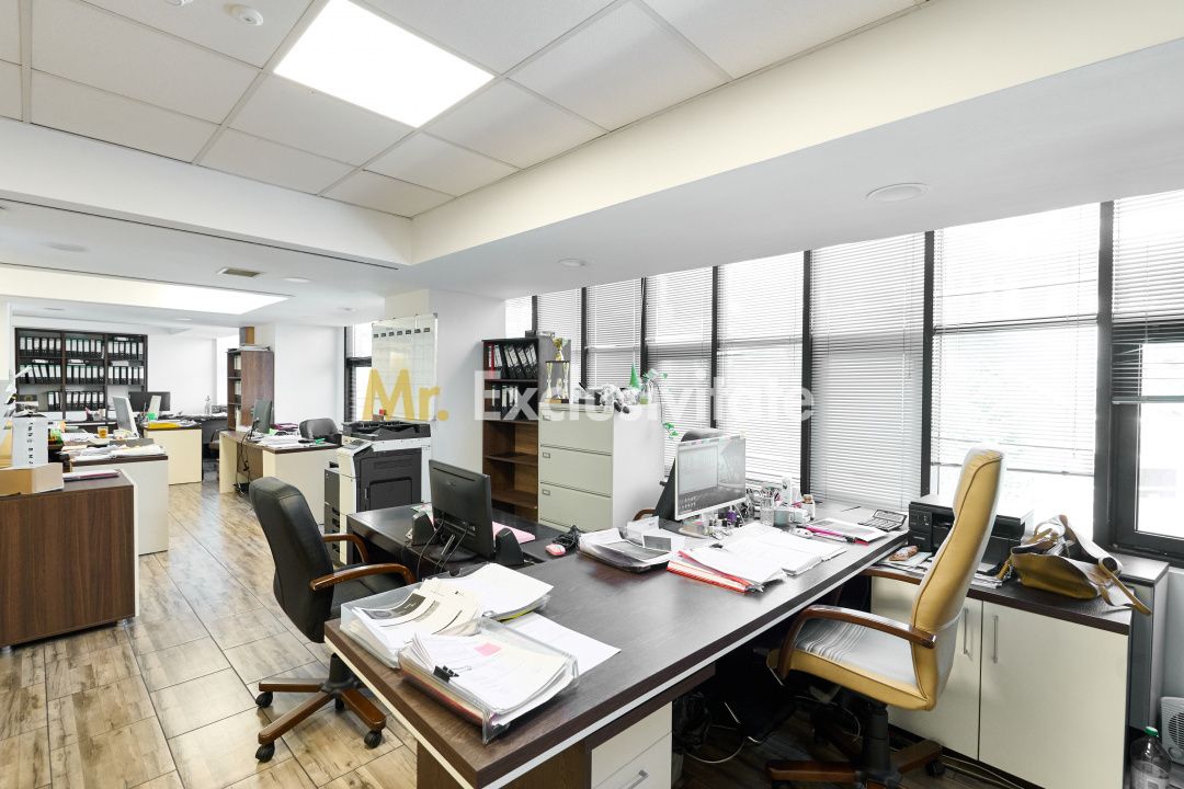 Spațiu comercial premium 240 mp ultracentral Pitești clădire reprezentativă — fotografia 3