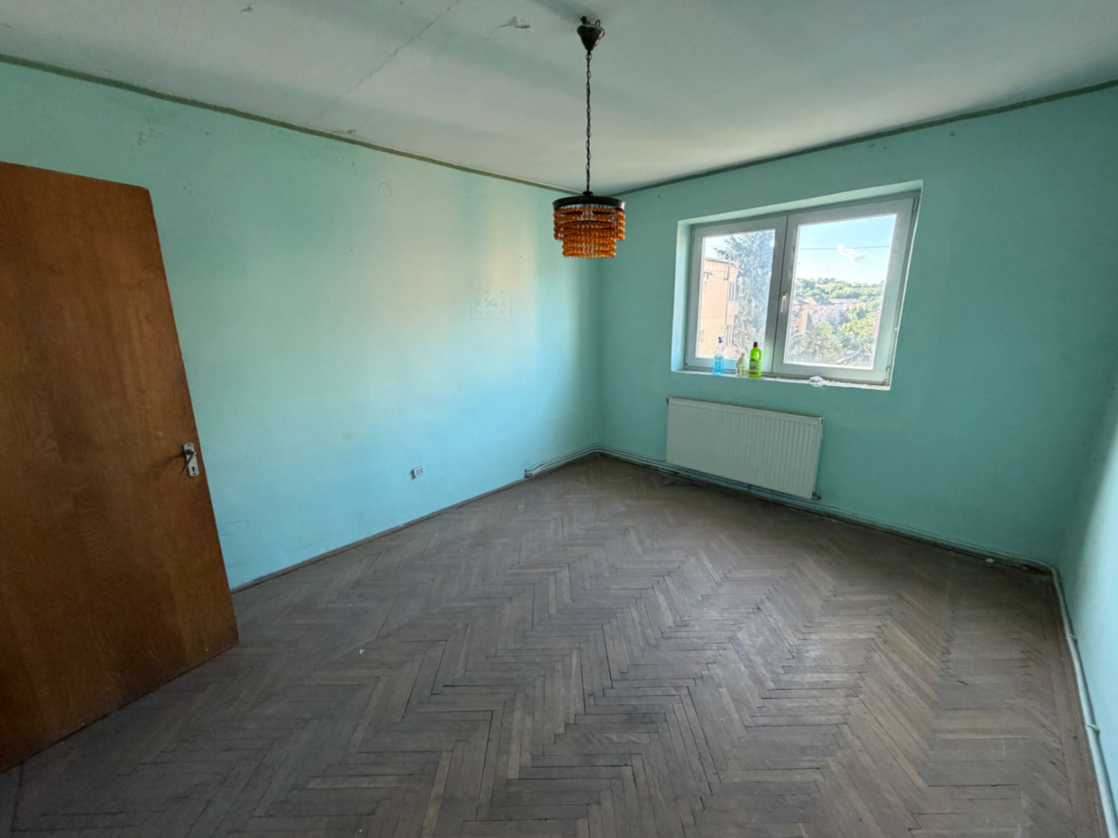 Apartament 3 camere, decomandat - Cugir
