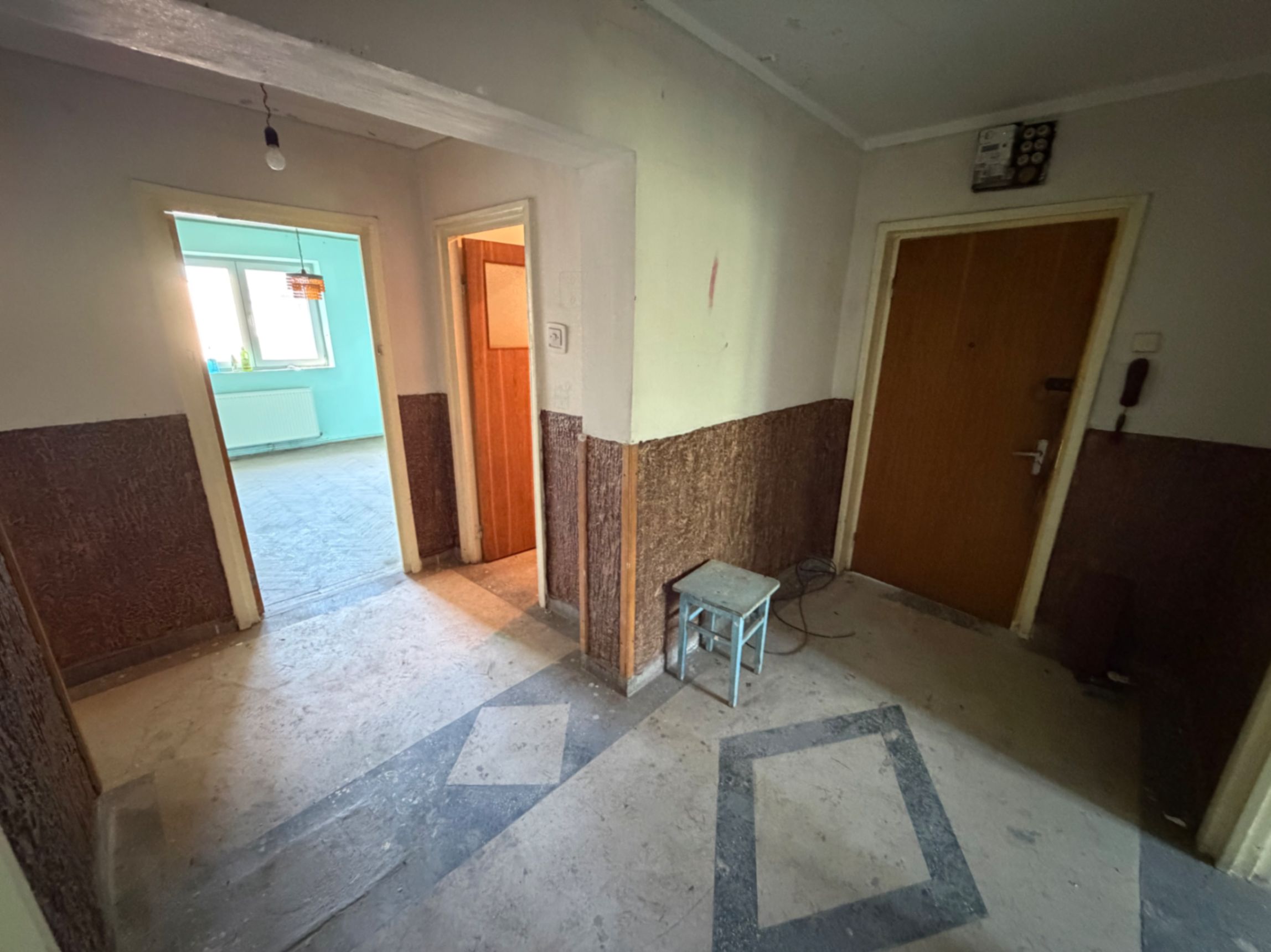 Apartament 3 camere, decomandat - Cugir — fotografia 3