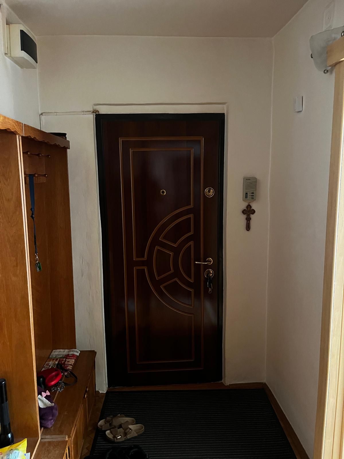 Apartament cu 4 camere, 80 mp utili la etajul 1 chiar in Calea Lipovei — fotografia 4