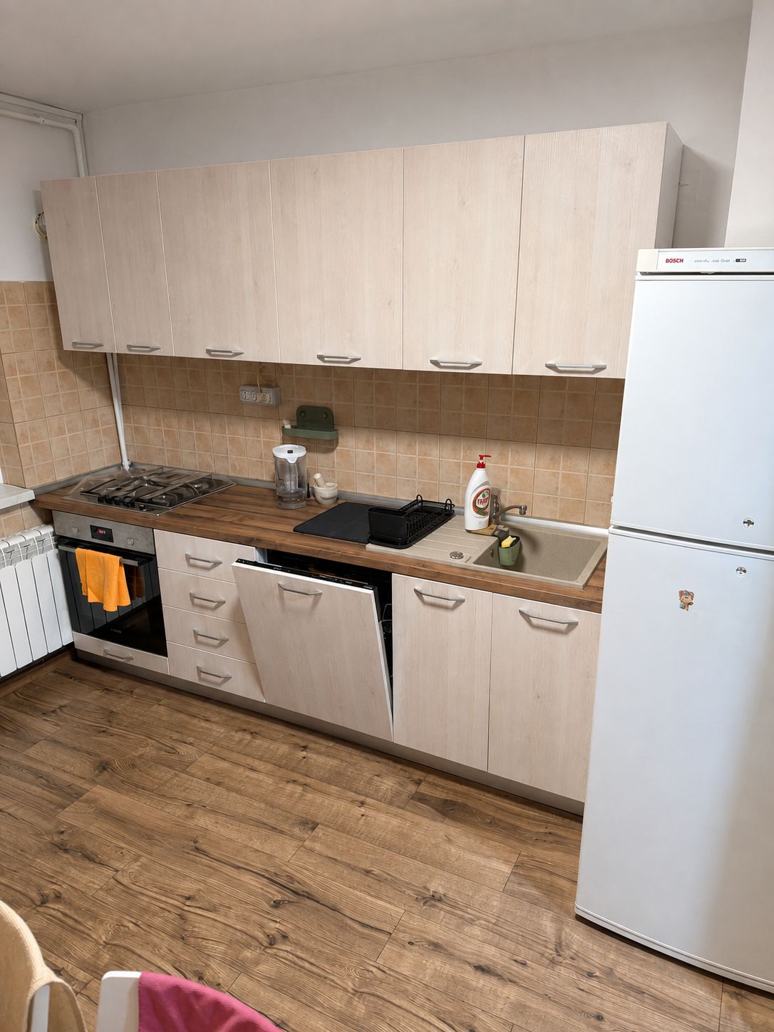 Apartament renovat cu 3 camere și 2 băi, 63 mp – zona Dâmbovița — fotografia 3