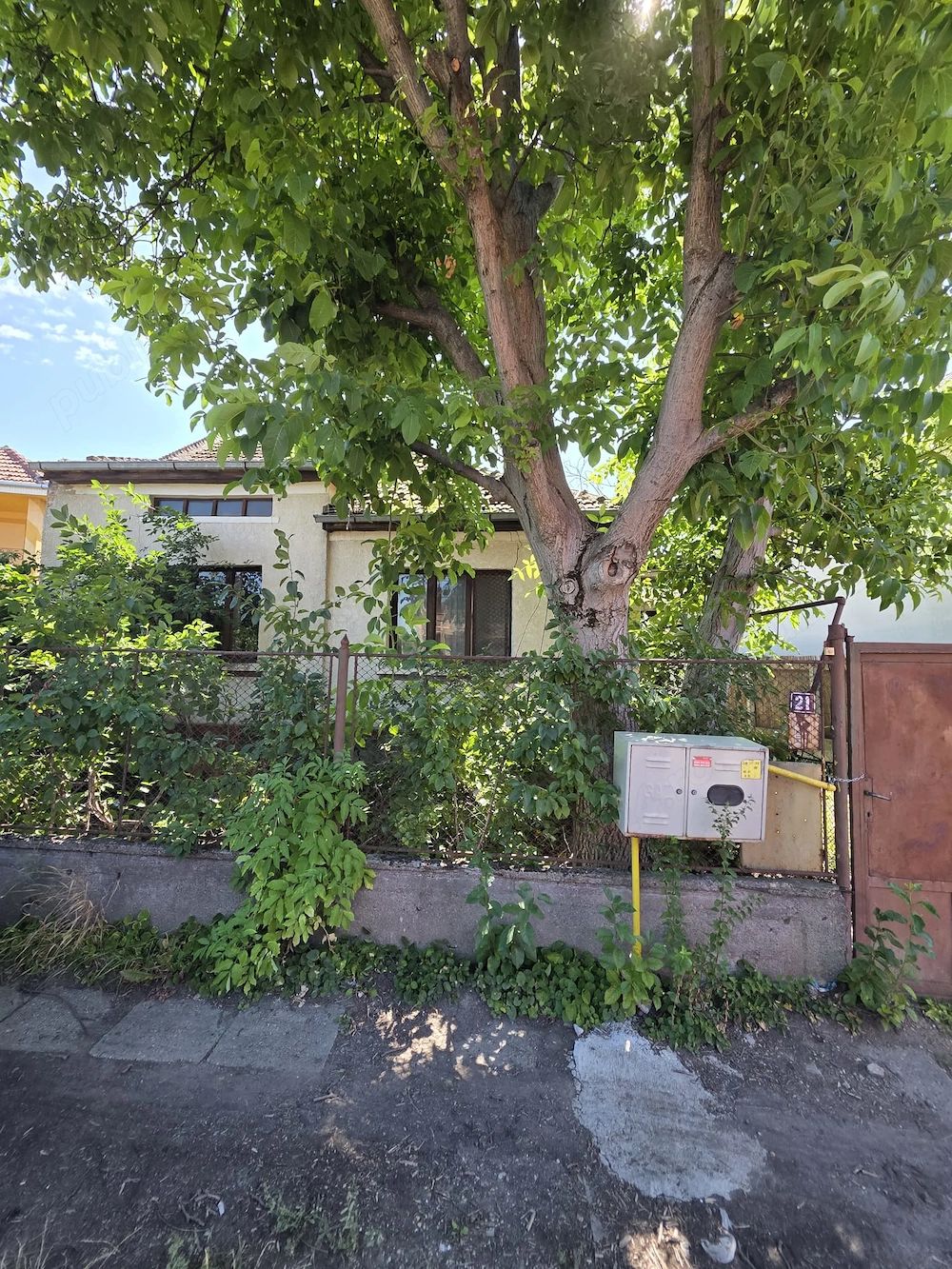 BRASADAS vinde casa + teren in zona Closca.