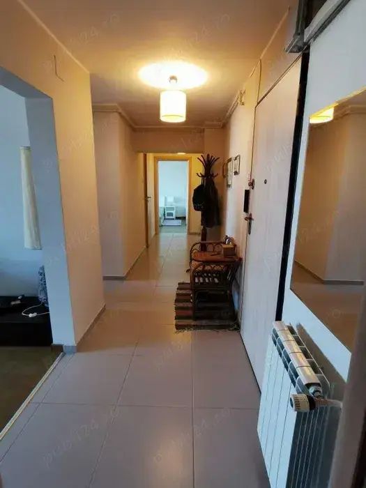 BRASADAS închiriază ap cam etaj 6/8 Bd. UNIRII. — fotografia 5