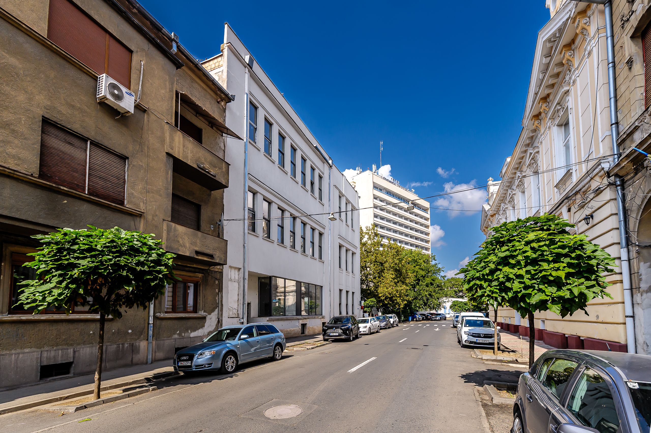 Clădire ultracentrală de vânzare Bulevardul Decebal Comision 0 — fotografia 3