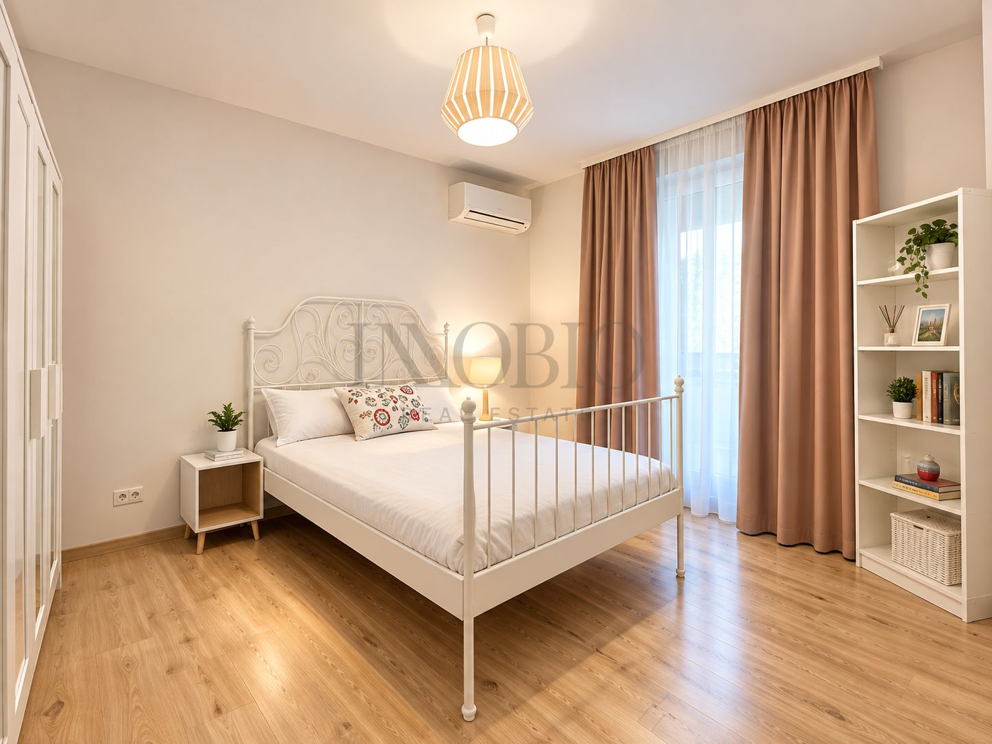 Apartament 3 cam, cu vedere la lac | Laguna Residence | terasă, garaj — fotografia 3