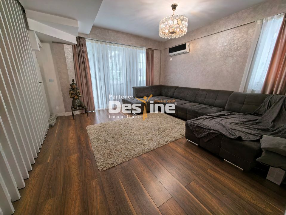 Duplex modern cu design britanic 7 camere D+P+1+M 160 mp — fotografia 3