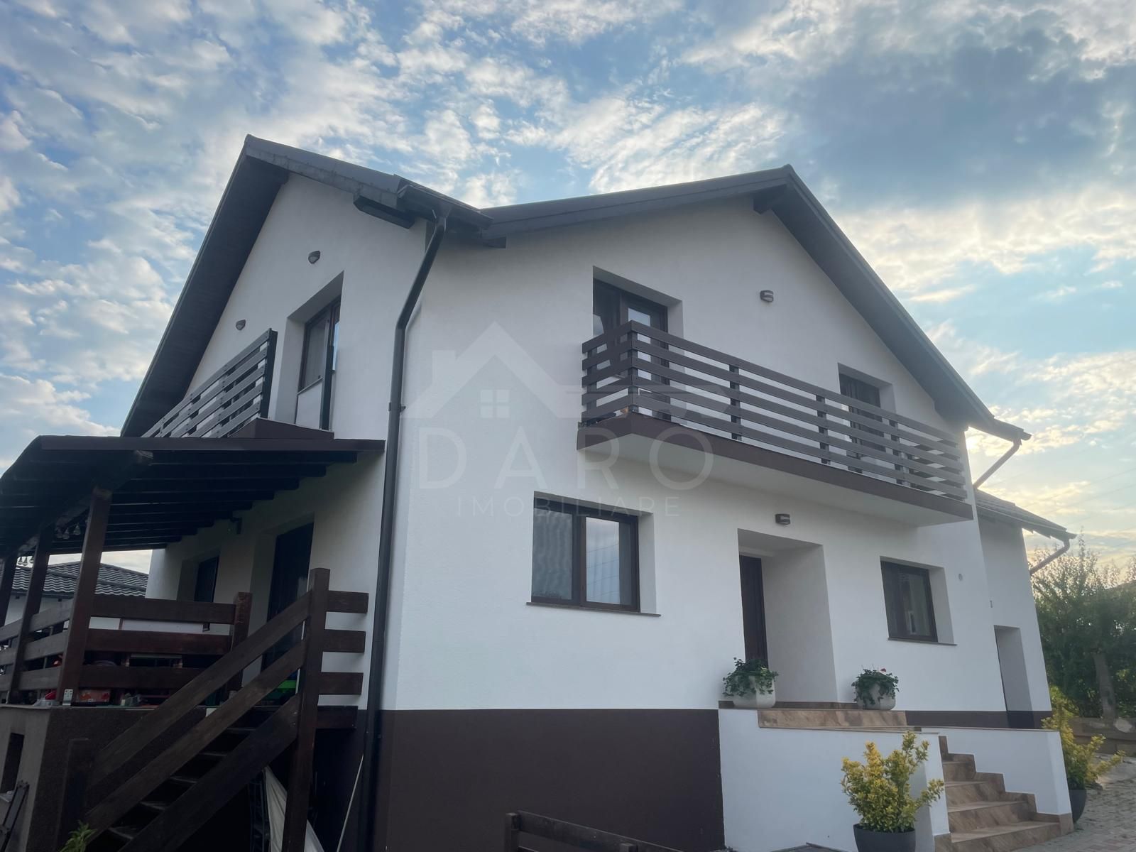 vand casa in Nazna sau schimb  cu apartament plus diferenta