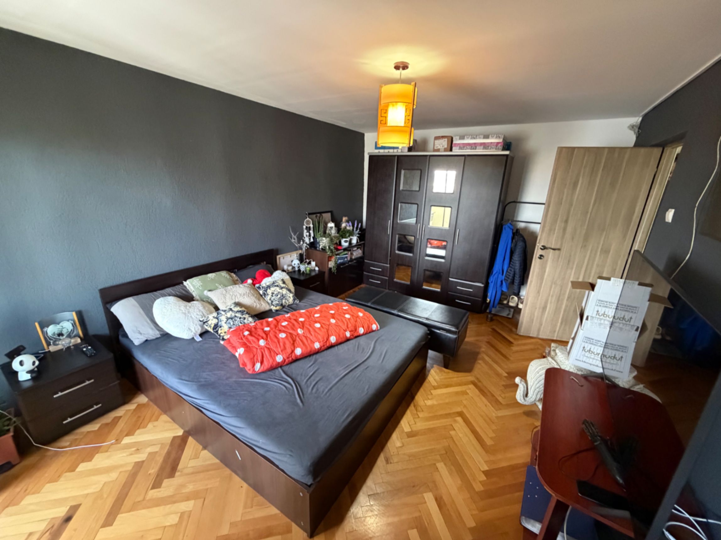 Apartament 3 camere, decomandat  - zona Cetate — fotografia 3