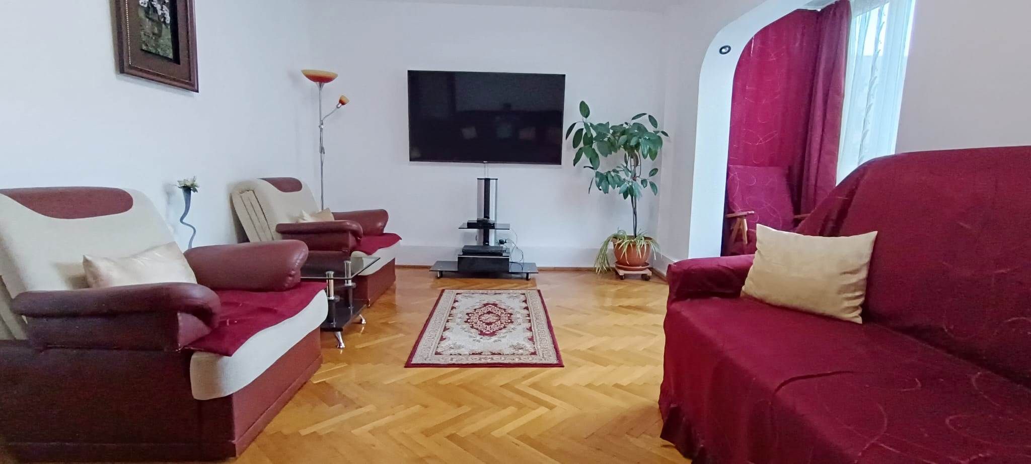 Apartament cu 4 camere in Tractoru-Independentei