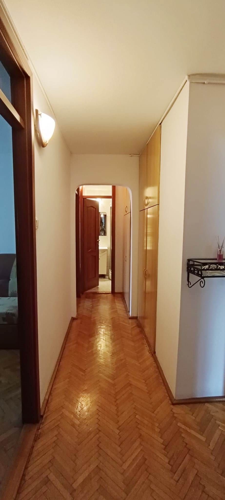 Apartament cu 4 camere in Tractoru-Independentei — fotografia 16