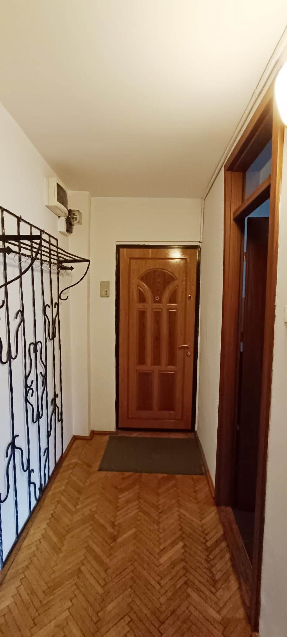Apartament cu 4 camere in Tractoru-Independentei — fotografia 18