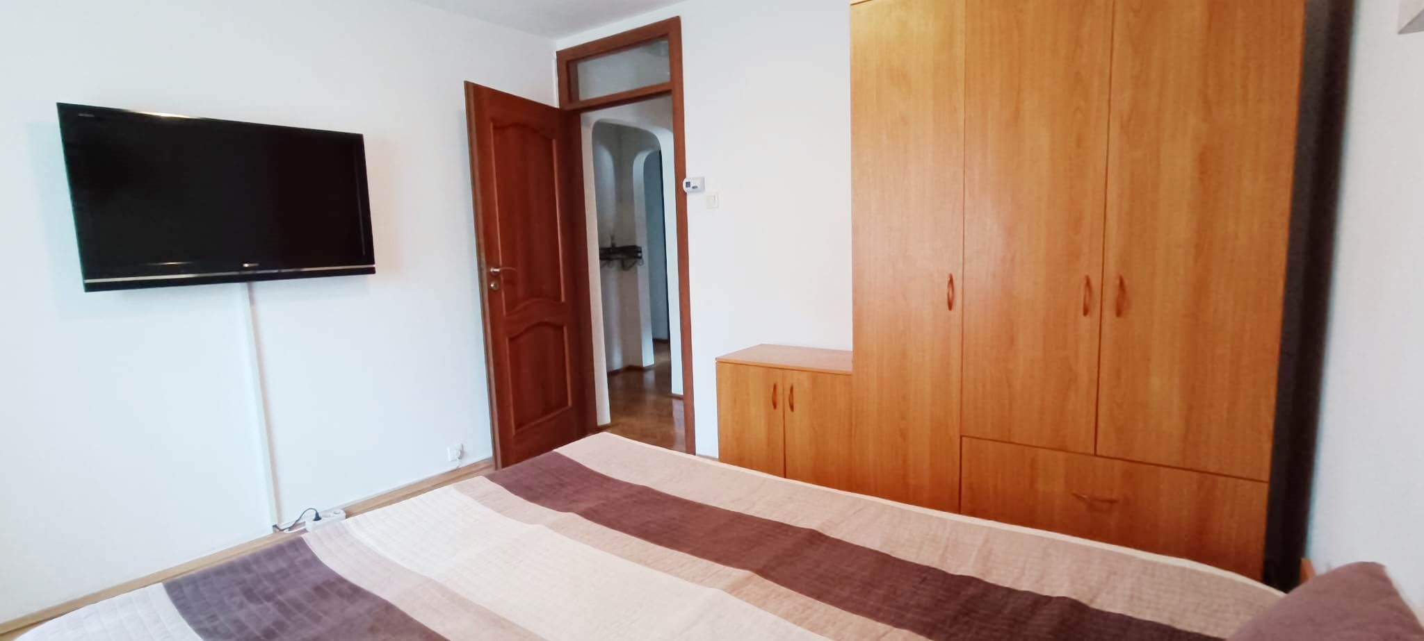 Apartament cu 4 camere in Tractoru-Independentei — fotografia 3