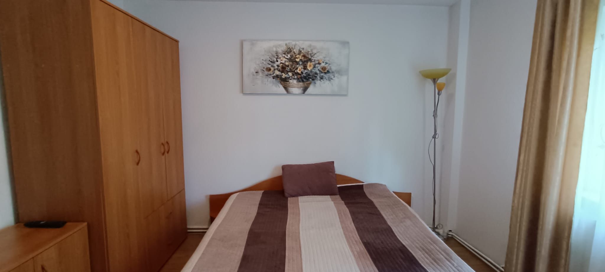 Apartament cu 4 camere in Tractoru-Independentei — fotografia 4
