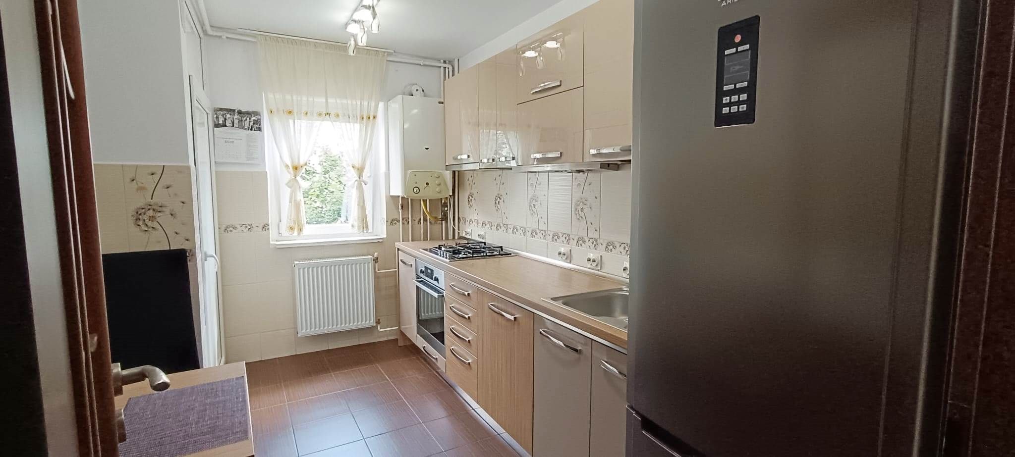 Apartament cu 4 camere in Tractoru-Independentei — fotografia 5