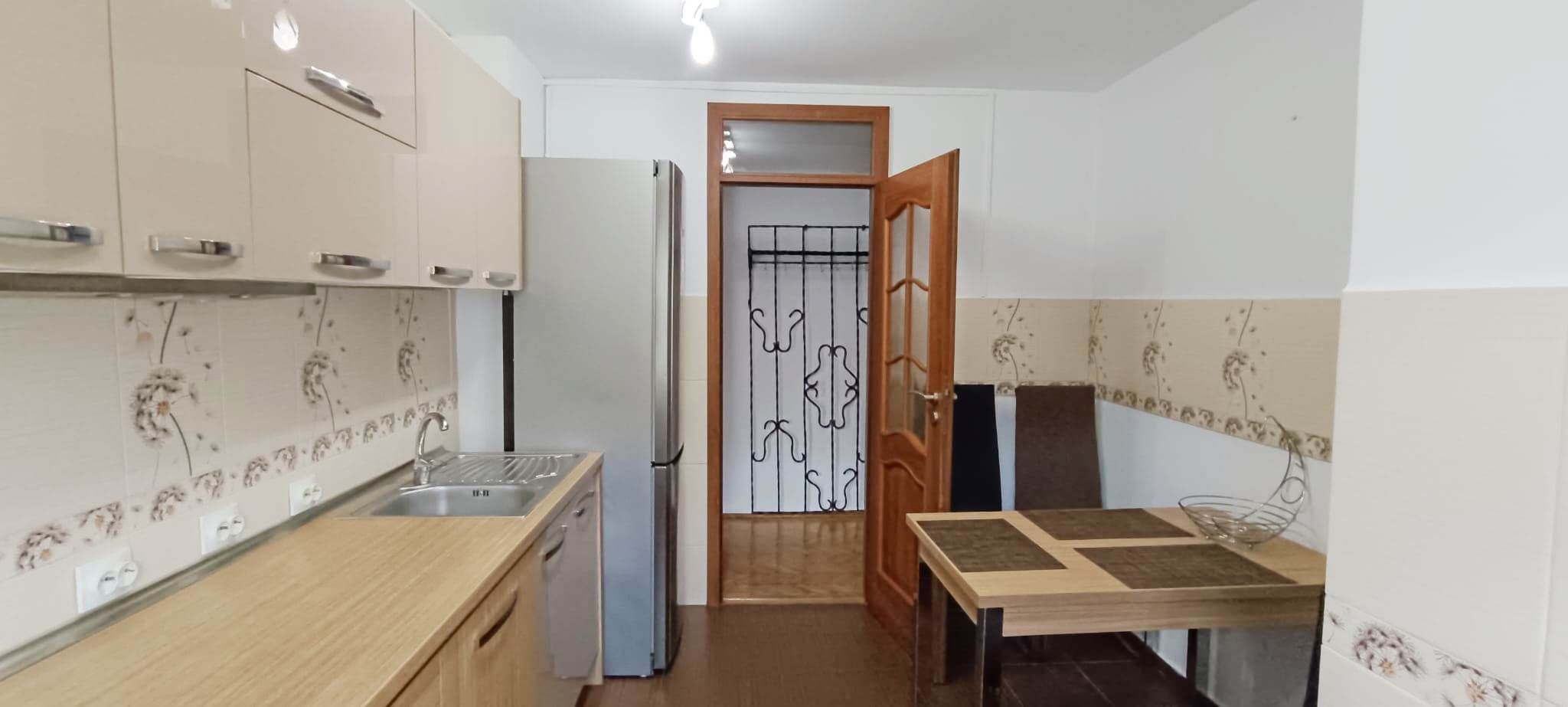 Apartament cu 4 camere in Tractoru-Independentei — fotografia 6