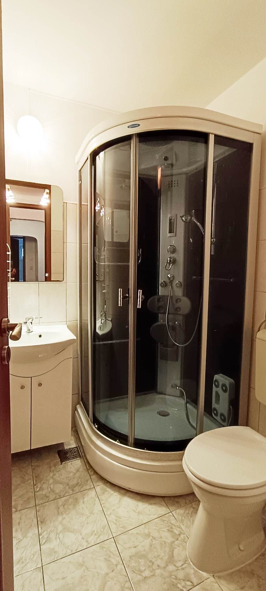 Apartament cu 4 camere in Tractoru-Independentei — fotografia 9