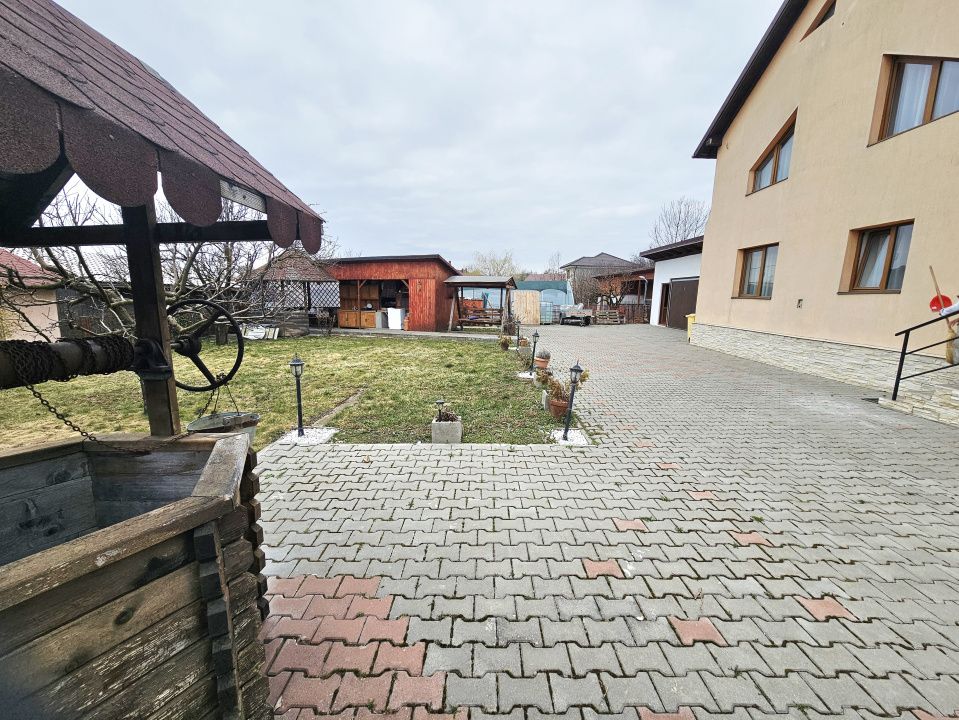 Casa eleganta,zona centrala Aiton,cu ciubar,gradina si panouri fotovoltaice — fotografia 4