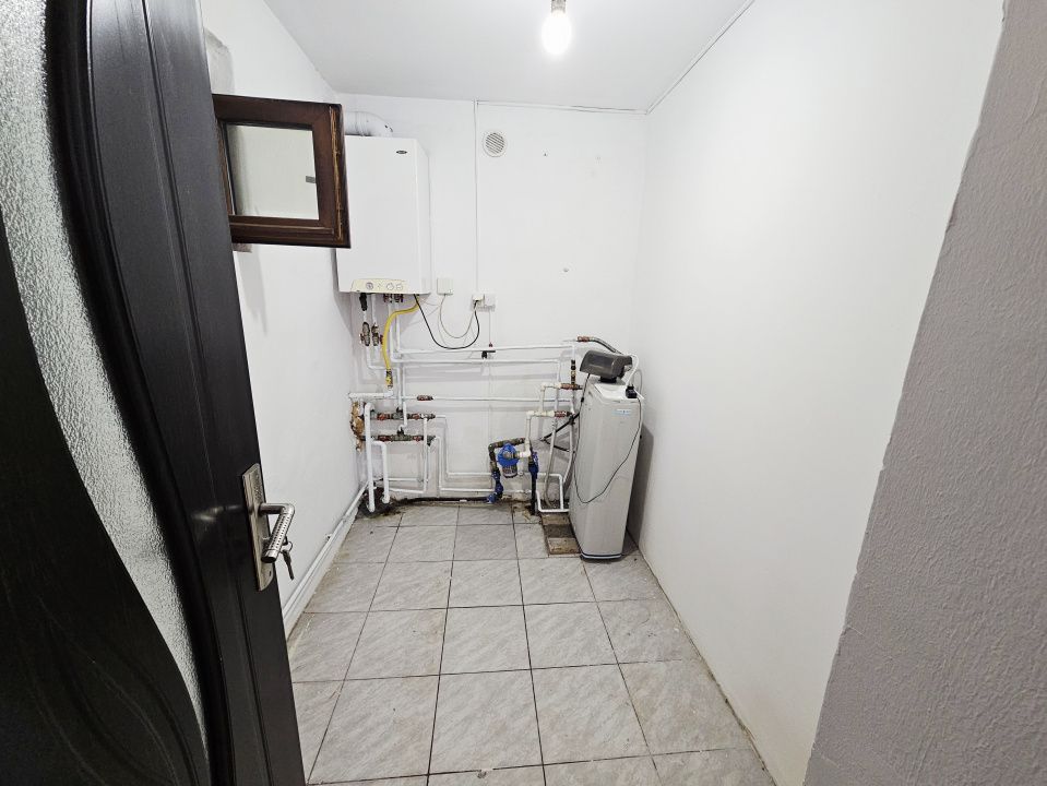 Casa eleganta,zona centrala Aiton,cu ciubar,gradina si panouri fotovoltaice — fotografia 7