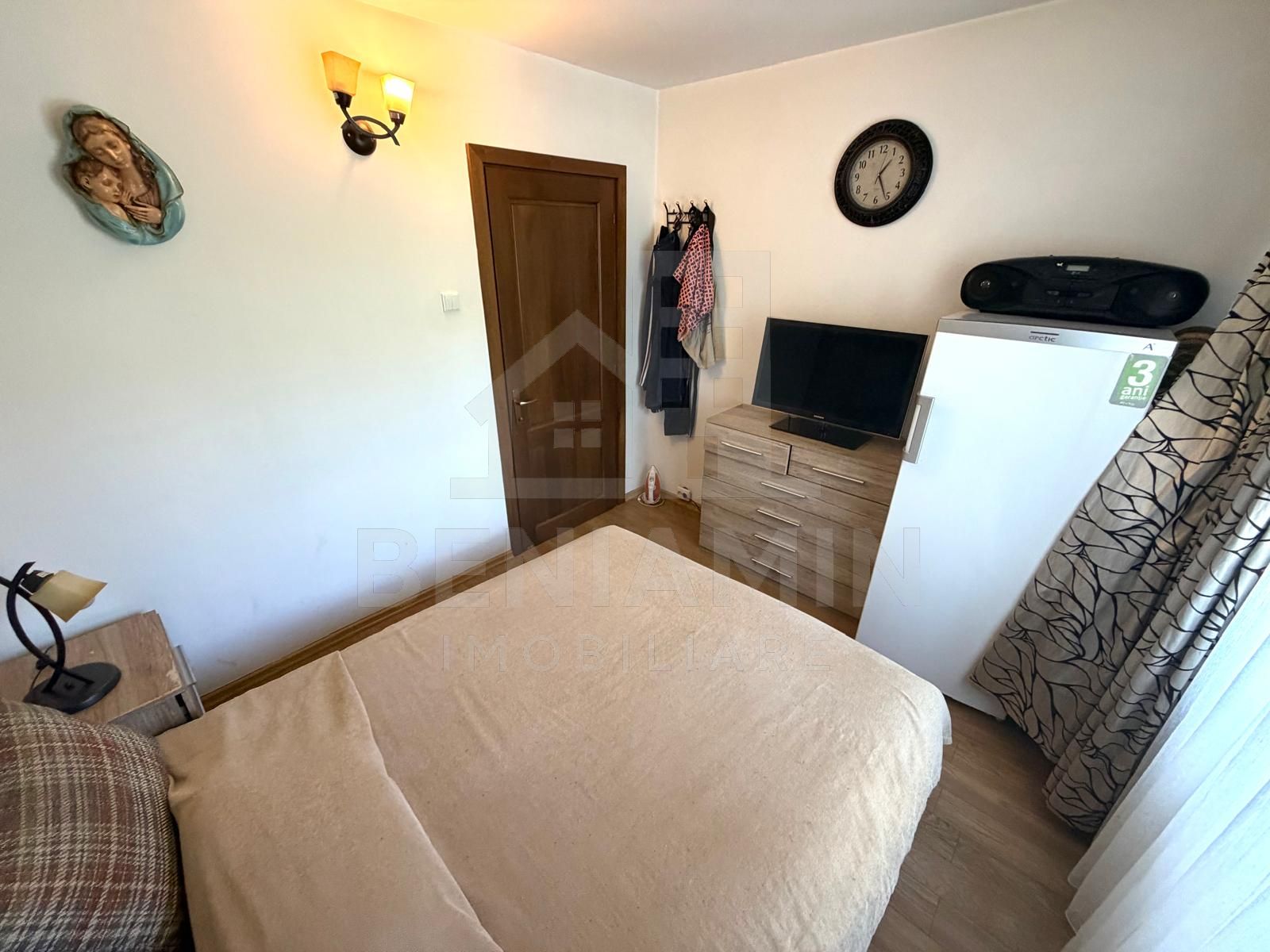 Apartament 3 camere Rovine Profi Etaj 1 66mp teava de gaze — fotografia 9