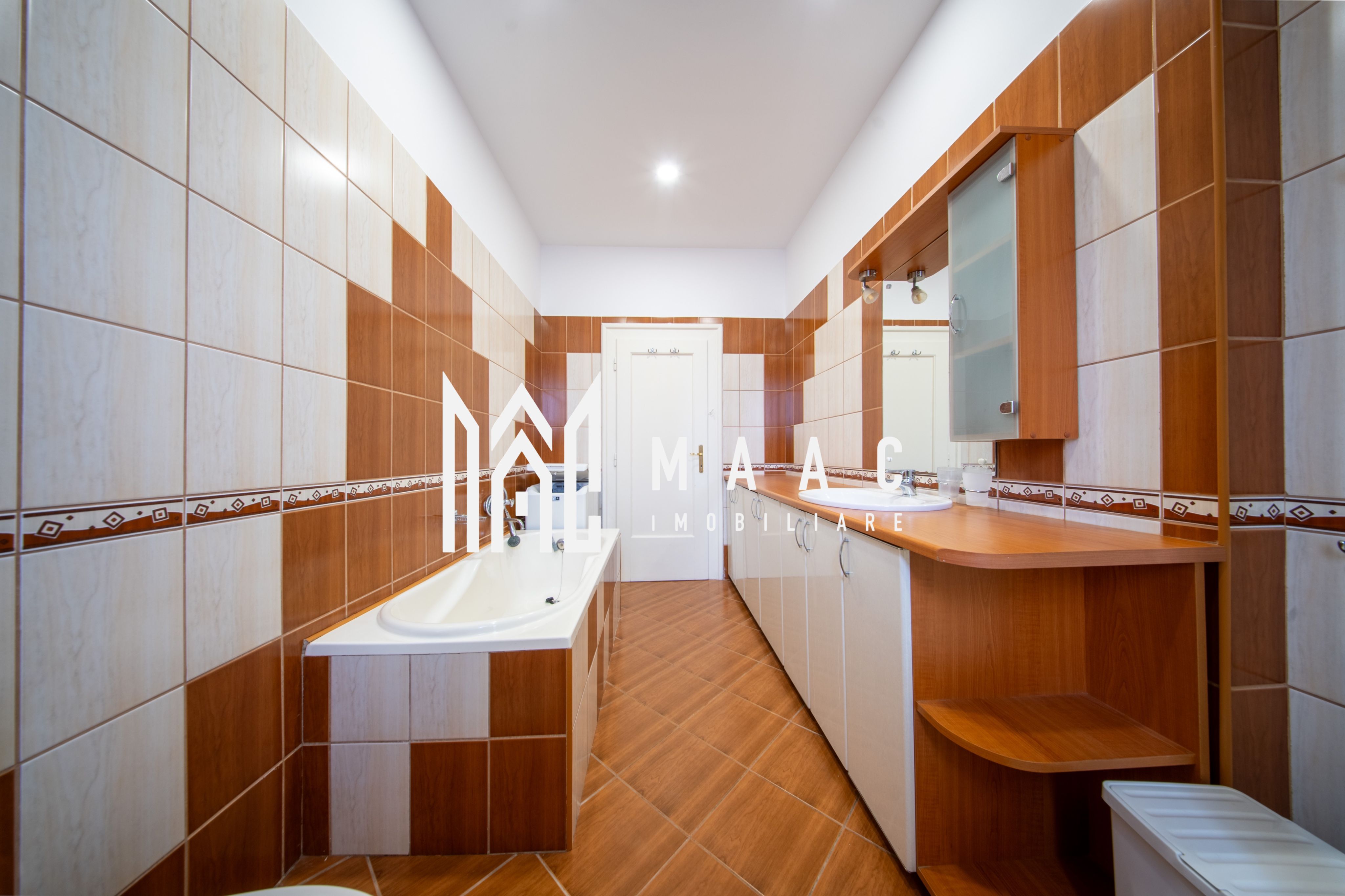 Duplex 3 camere de vânzare | Sub Arini, Sibiu | curte — fotografia 4