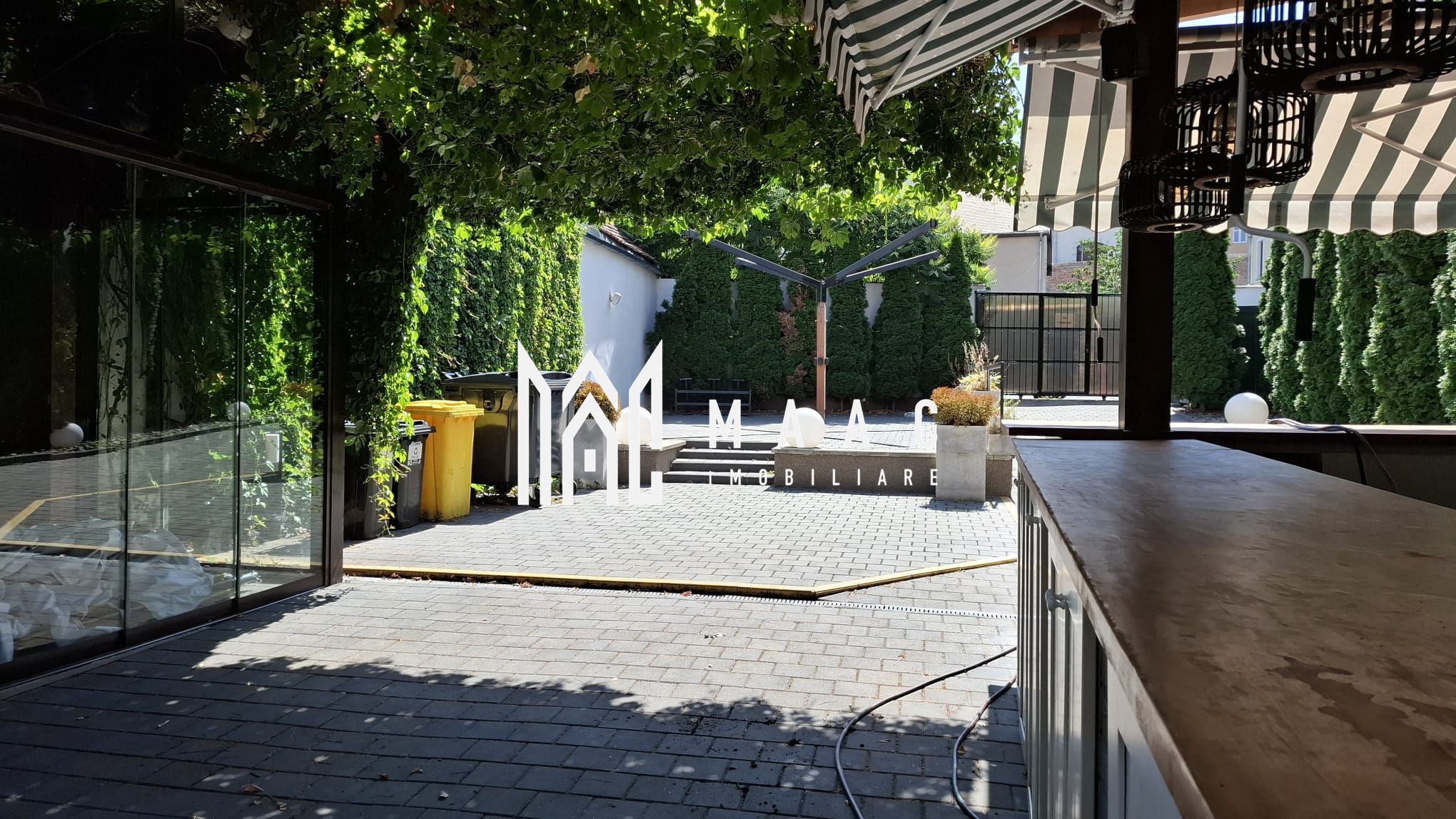 Pensiune 12 camere de închiriat | Central, Sibiu | terasă — fotografia 6