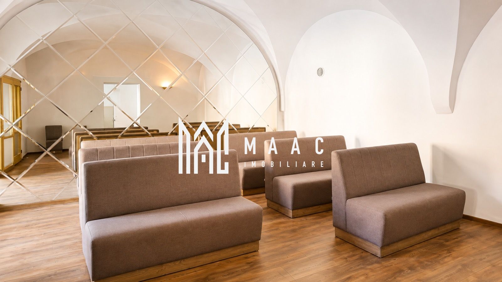 Pensiune 12 camere de închiriat | Central, Sibiu | terasă — fotografia 7